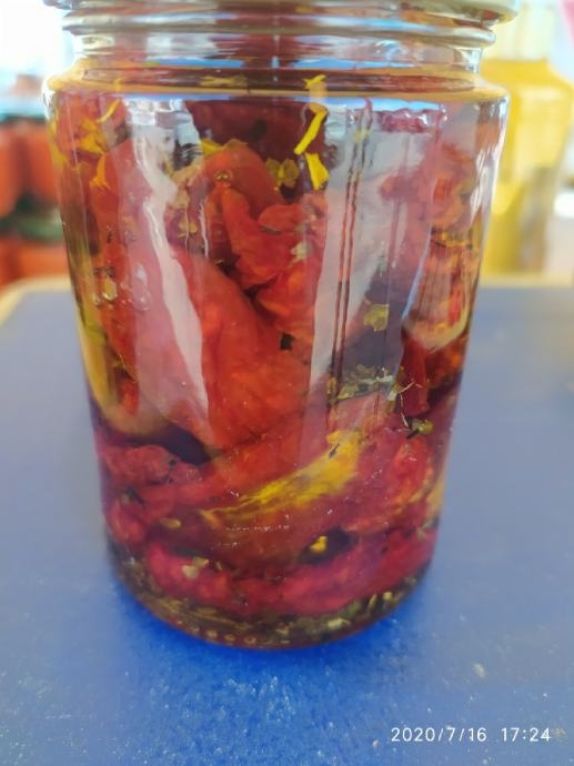 Domaći suhi pomidor (rajčica) u maslinovom ulju 720 ml